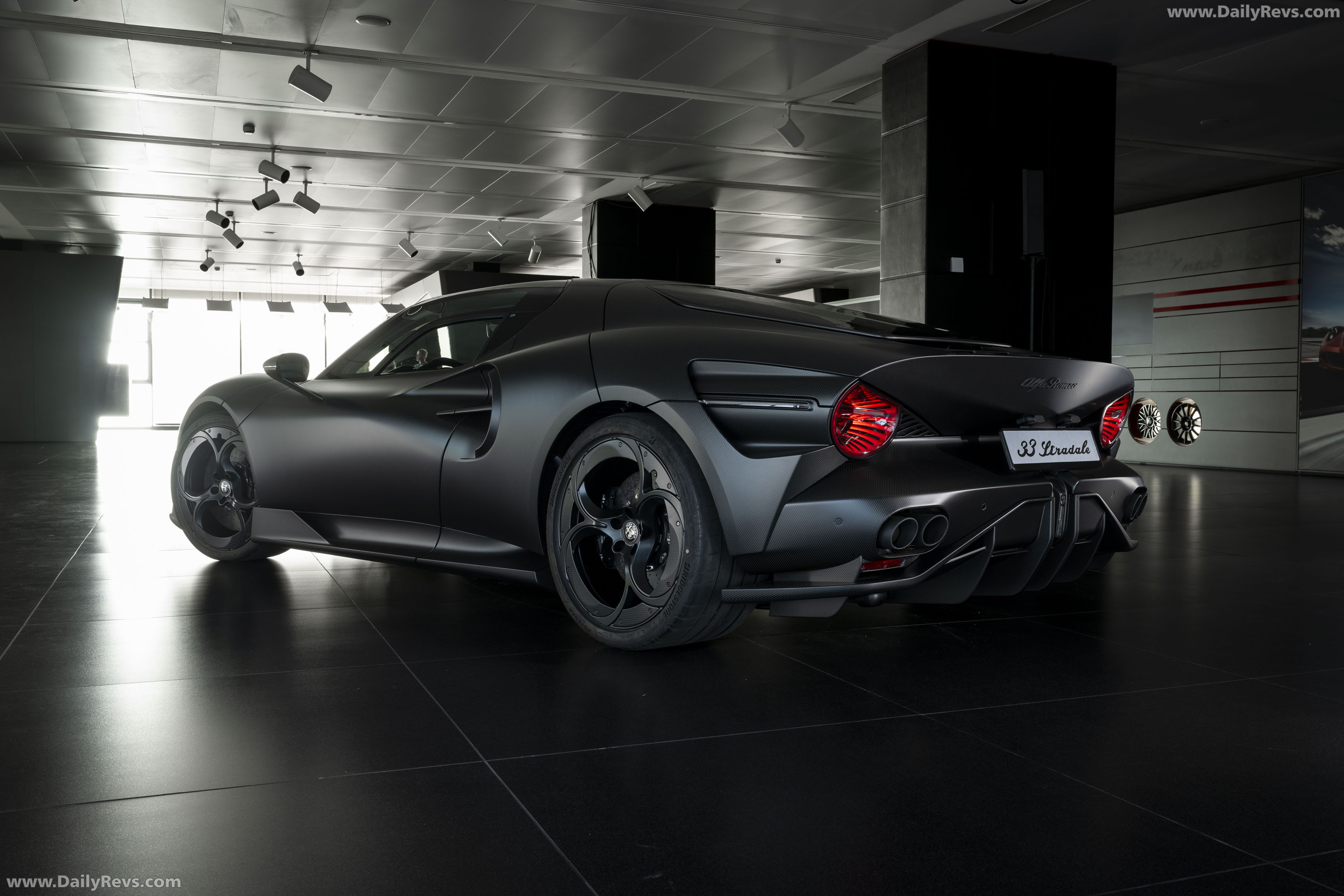 2026 Alfa Romeo 33 Stradale Perla Nera Rear View